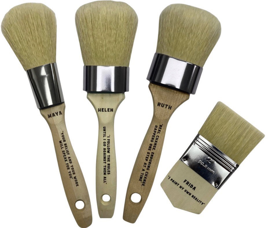 Helen Oval Long 1.5 Clay & Chalk Paint Brush