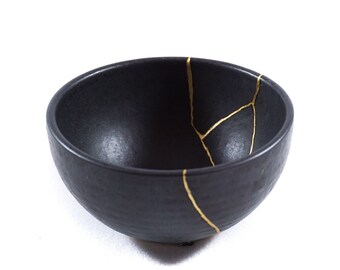Kintsugi black bowl. Sentimental gift for overcoming a difficult period. Perfect gift for someone who has everything.