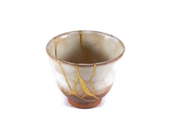 Kintsugi Japanese tea cup, hagi yaki ceramic, beige and pink color, restored in real 22k gold, wedding, anniversary gift.