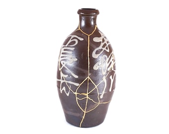 Antique Japanese Kintsugi vase, real gold restoration, gift for overcoming a difficult period or achievement.
