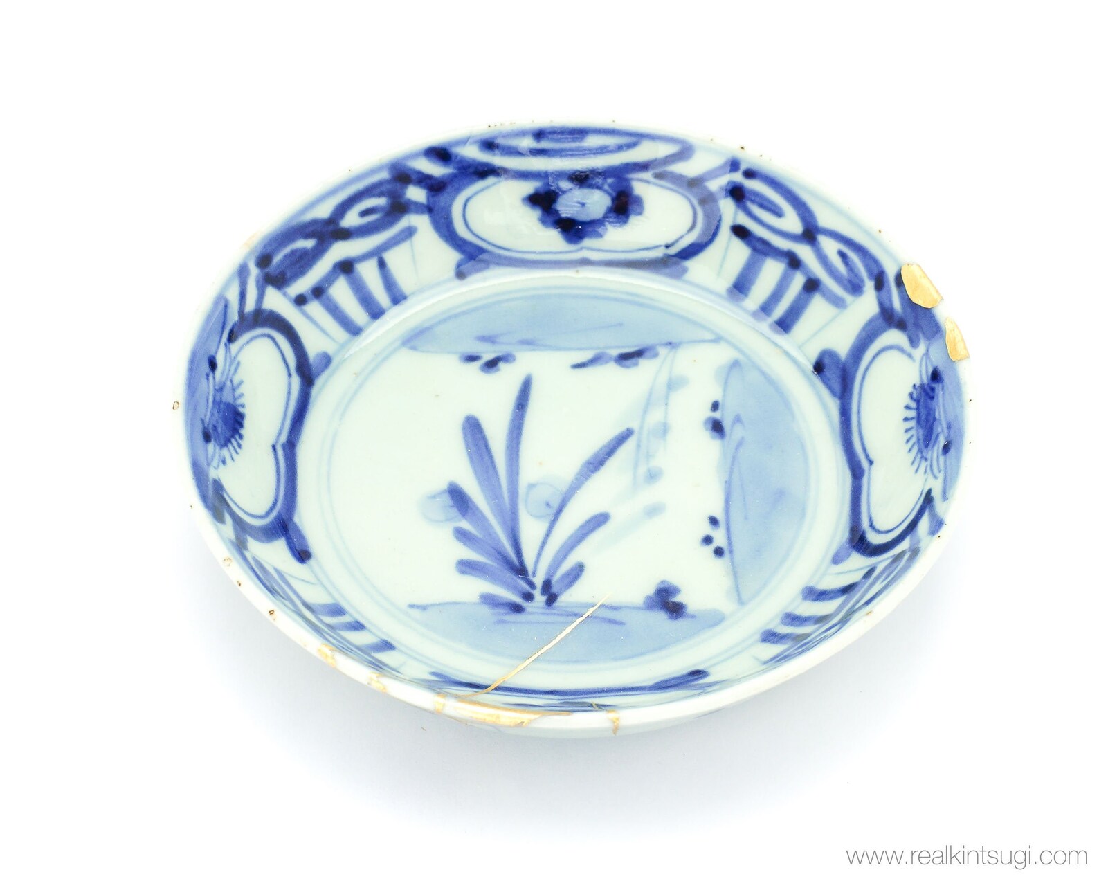 Kintsugi Japanese Saucer Restored With the Technique of Gold Etsy