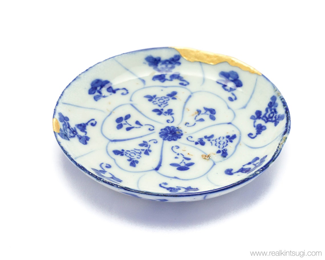 Kintsugi Japanese Saucer Restored With the Technique of Gold Etsy