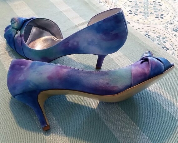 Peint à la main couleur de l'eau teinté à talons satin peep toe avec noeud décoratif - taille 6 - CUSTOM COLORS AVAILABLE | De Haute Qualité
Peint à la la la main couleur de l'eau teinté à talons satin peep toe avec noeud décoratif - taille 6 - CUSTOM COLORS AVAILABLE | De Haute Qualité
e1101b