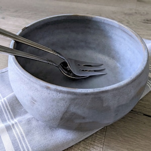 Matte Gray Wheel Thrown Pottery Bowl, Ceramic Gray Bowl, Stoneware Salad Bowl, Serving Bowl, Modern Bowl