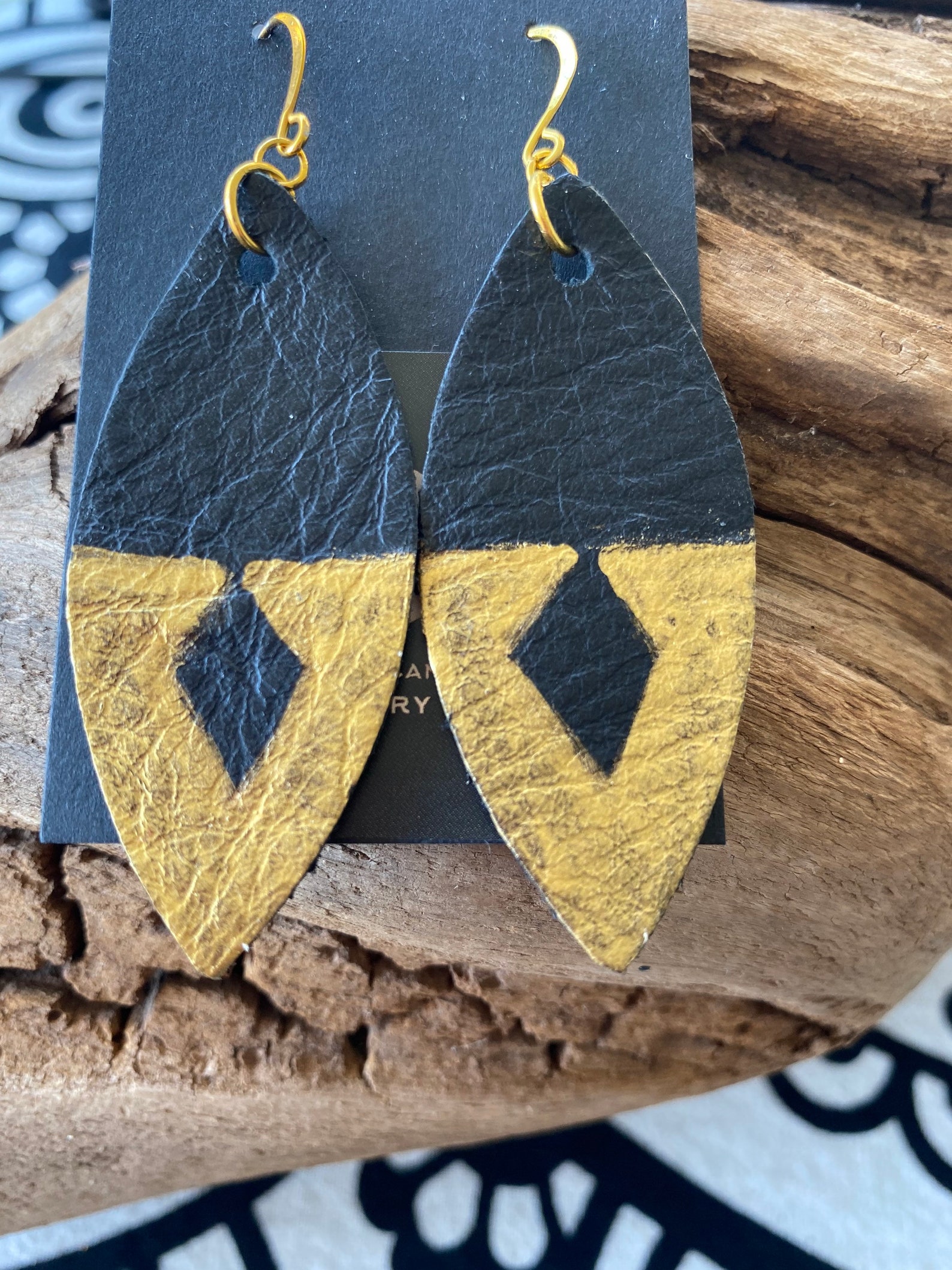Boucles d'oreilles CUIR NOIR 074