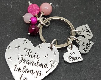 Grandma keyring personalised with grandchildrens names. Granny, nan, mama, Nanny, mummy mum . Lovely gift for any lady in the family