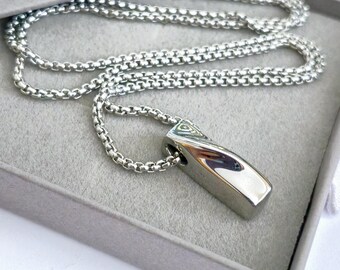 Silver geometric bar necklace with personalised engraving to the back. Gifts for him. Men's jewellery.