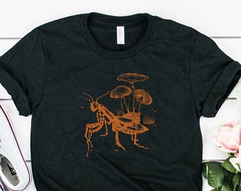 Praying Mantis, Snail Shell and Mushroom T-Shirt, Vintage Nature Art Tee, Cottagecore Forestcore Shirt, Entomology and Mycology Gift