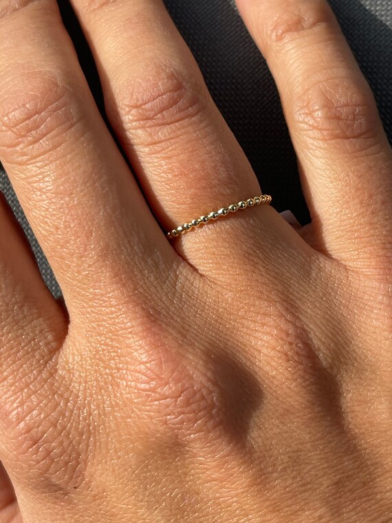 Anillos delgados de moda sale