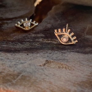 Tiny Evil Eye Studs, Evil eye earrings, tiny jewelry, tiny stud earrings, tiny gold earrings, small gold earrings, trendy jewelry, gold stud