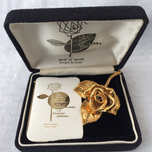 Una Rosa Natural Simbolo Guadalajara Rose Brooch 18k Gold/ Vintage