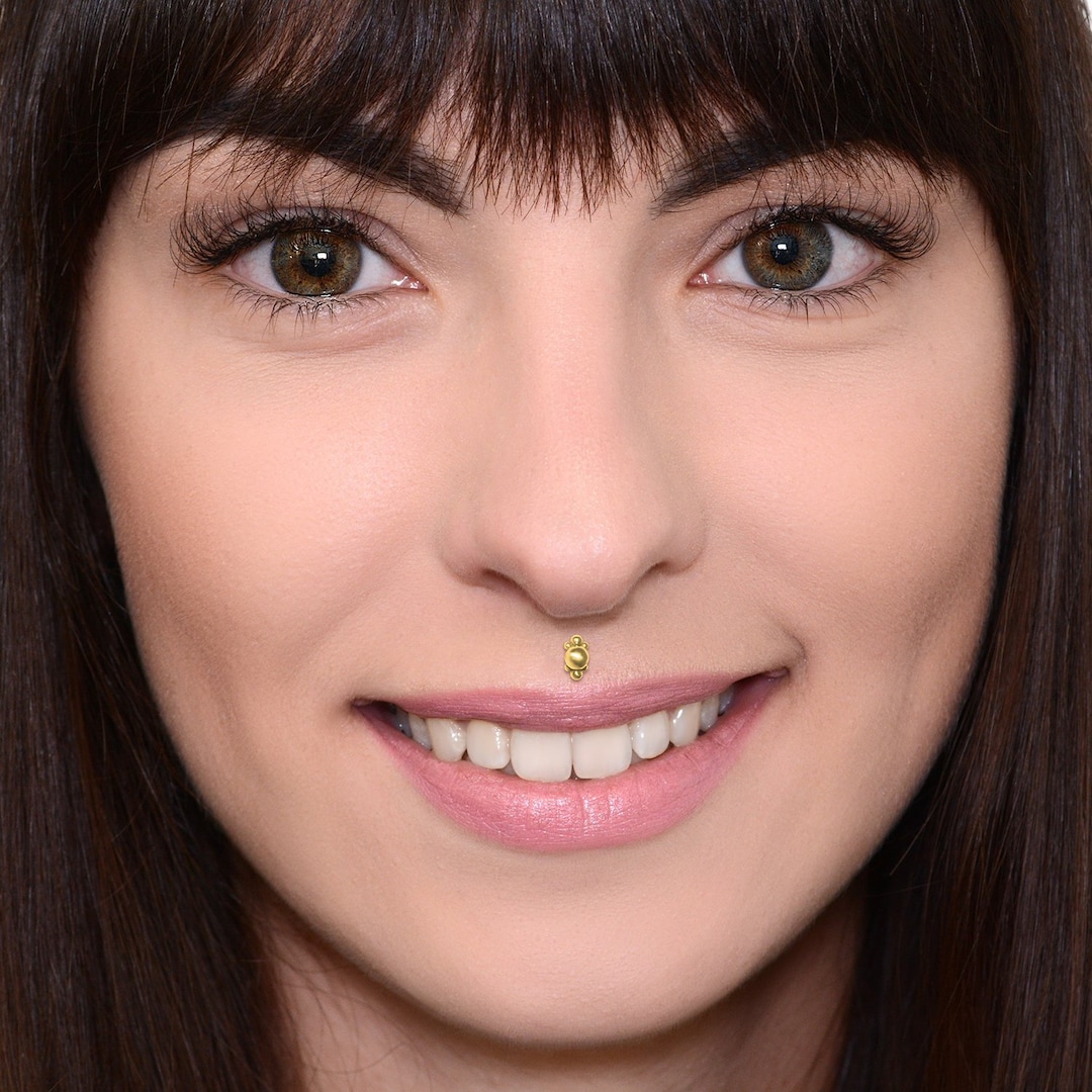 Philtrum hoop online