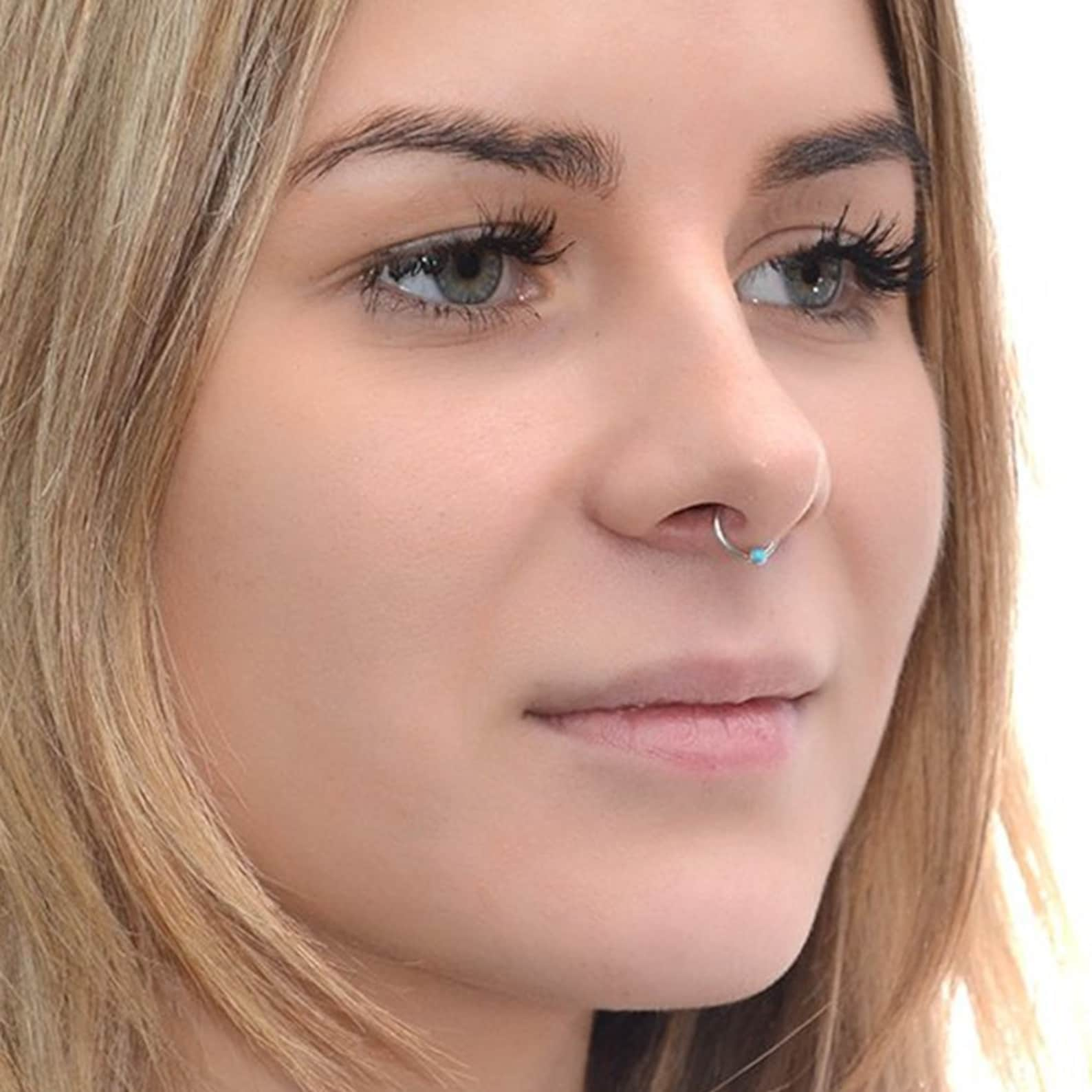 Zilveren Septum Ring met 2mm Turquoise 18g / Septum Piercing afbeelding 0.