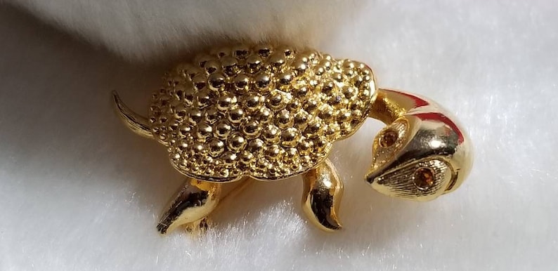 Vintage Lind-Gal Turtle Brooch Gold Tone Pin