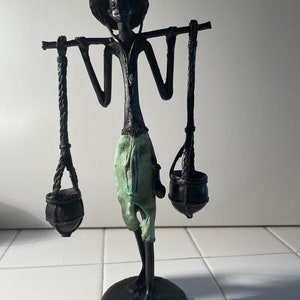 African-statuette Abstrate Bronze desk or table decoration graving bronze