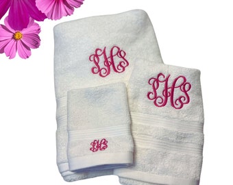 3 pc. Monogrammed bath towel set / Embroidered Bathroom towels / Personalized towels / monogrammed towel set / Personalized Bathroom Towels