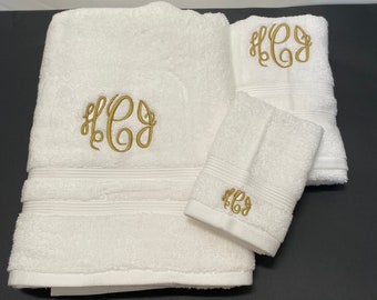 Monogrammed Bathroom Towel Set / Personalized Towels / 3 Piece towels / Embroidered Bath Towels / Home and Living
