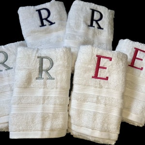 Monogrammed hand towel set / Bath towels / Personalized towels / White Towels for Home / Bathroom update linens