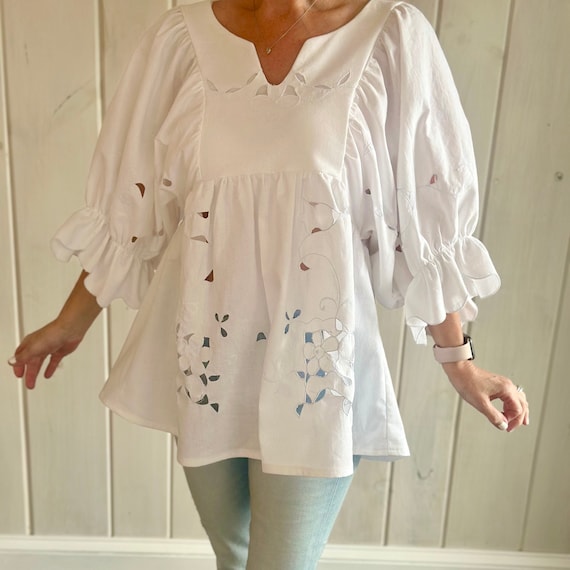 【在庫あり】 Top Tablecloth Vintage White ~ Embroidered Handmade トップス