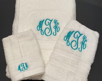 Monogrammed bathroom towels / Bathroom towel set / Personalized towels / monogrammed towel set / Bathroom Towels / Monogram Towels