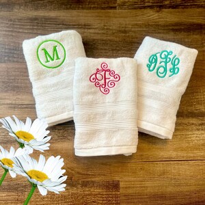 Monogrammed hand towel set / Bath towels / Personalized towels / Monogrammed Bathroom Hand Towel / Monogram Towel
