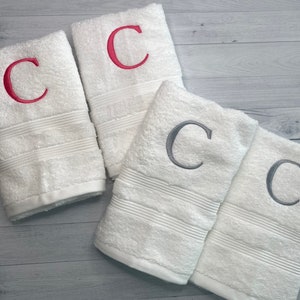 Monogrammed hand towels / Bath towels / Personalized towels / Monogrammed towel / Personalized Towel Set / Towels / monogrammed towels image 1