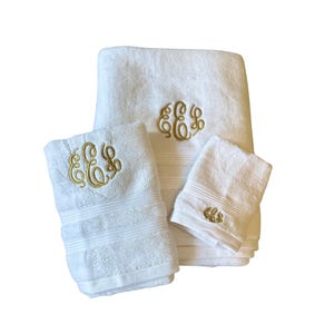 Monogrammed 3pc. Bath Towel Set / Personalized Bathroom towels / Custom Towel Set / Monogram White Towels