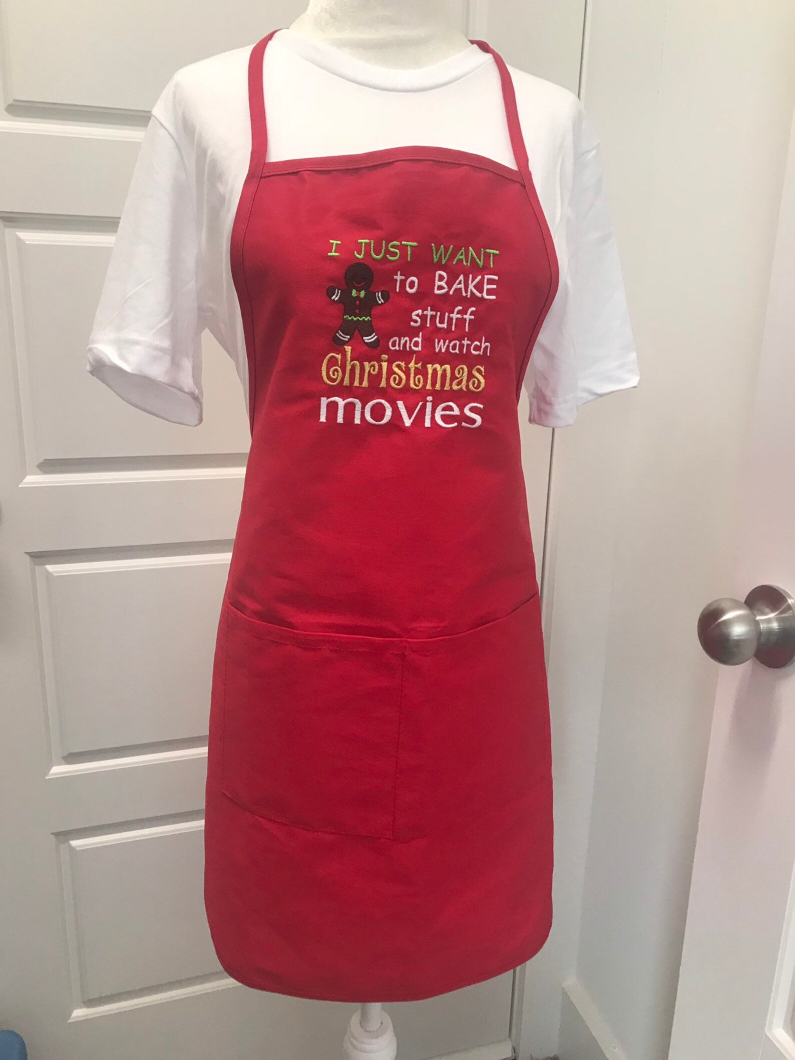 Embroidered Christmas Apron / I Just Want To Bake Things Apron Etsy