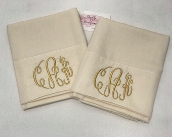 Monogrammed Pillowcase / Personalized Pillowcase / Home and Living / Custom Bedding / Embroidered Pillowcase