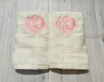 Monogrammed hand towel set / Bath towels / Personalized towels