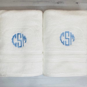 Monogrammed Bath Towel Set - White Bathroom Towel Set - Personalized Towel Sets - Graduation Gift
