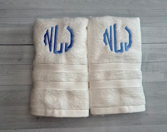 Monogrammed hand towel set / Embroidered Bath towels / Personalized Hand Towels / Monogrammed Towels / Monogram Bath Towel