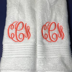 Monogrammed hand towel set / Personalized Bath towels / Custom Towels / Set of 2 monogram towels