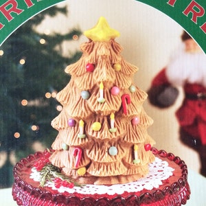 NIP Nordic Ware 3D Christmas Tree Cake Pan IOB, Christmas