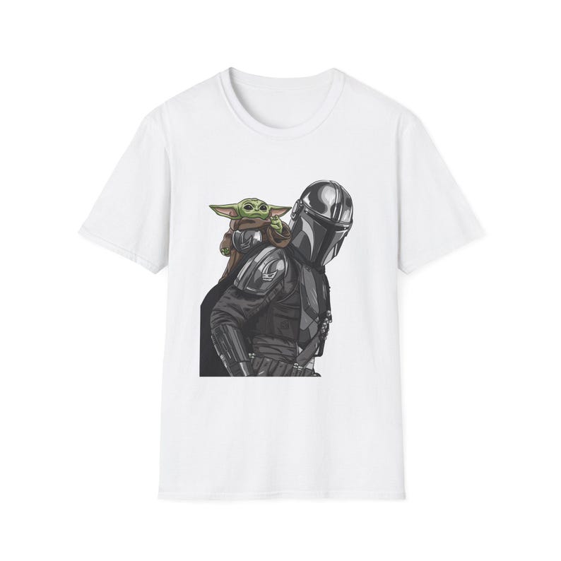 Camiseta de The Mandalorian y Grogu / Casco de Star Wars e ilustración infantil imagen 2