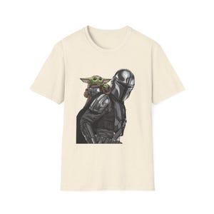Camiseta de The Mandalorian y Grogu / Casco de Star Wars e ilustración infantil imagen 5