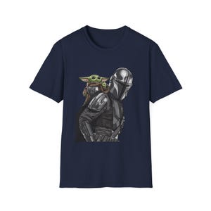 Camiseta de The Mandalorian y Grogu / Casco de Star Wars e ilustración infantil imagen 8