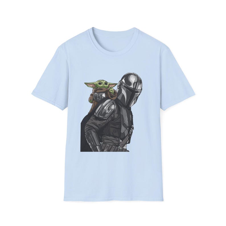 Camiseta de The Mandalorian y Grogu / Casco de Star Wars e ilustración infantil imagen 1