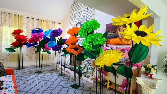 Benutzerdefinierte Riesen-EVA-Schaumstoff-Blumen: Innen- / Außendekor / 3 bis 6 Fuß hoch / Blumengröße 18-20 Zoll Durchmesser