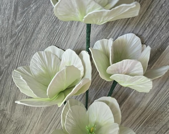 Große Schaumstoff-Blume mit Stiel: handmodelliertes Blumenarrangement