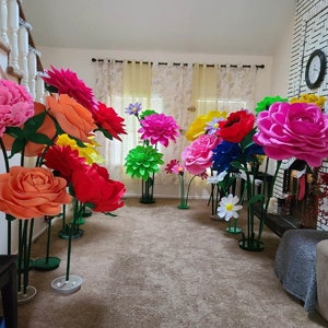 Flores gigantes personalizadas con tallo/Envío GRATUITO en EE. UU./Decoración exterior e interior/Tamaños enumerados en diámetro de la cabeza de la flor/Más información en la descripción