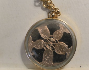 Franklin Mint Bronze metal United Nations Medallion with 24"neck chain 1971
