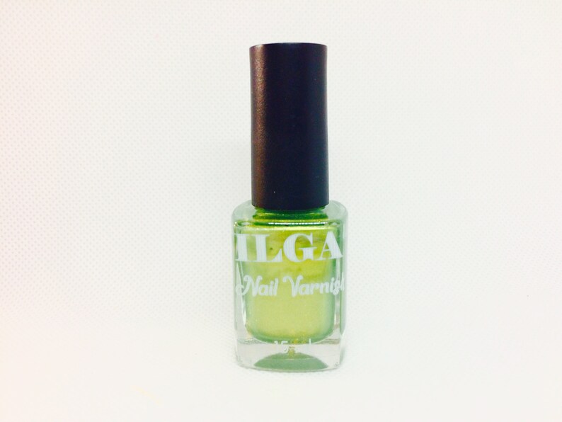 Dream In Peridot Nail Varnish image 6