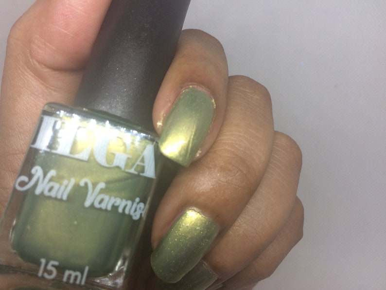 Dream In Peridot Nail Varnish image 3