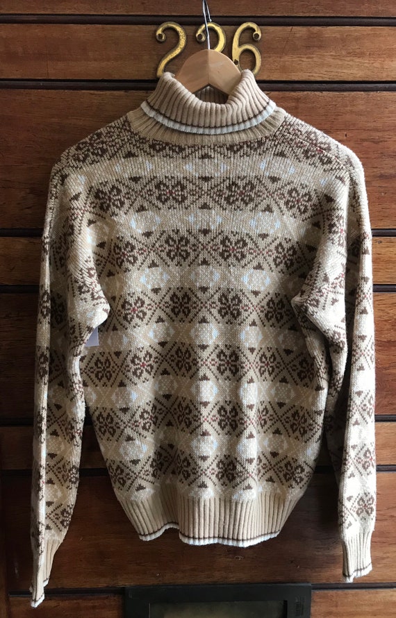 1970s pattern turtle neck