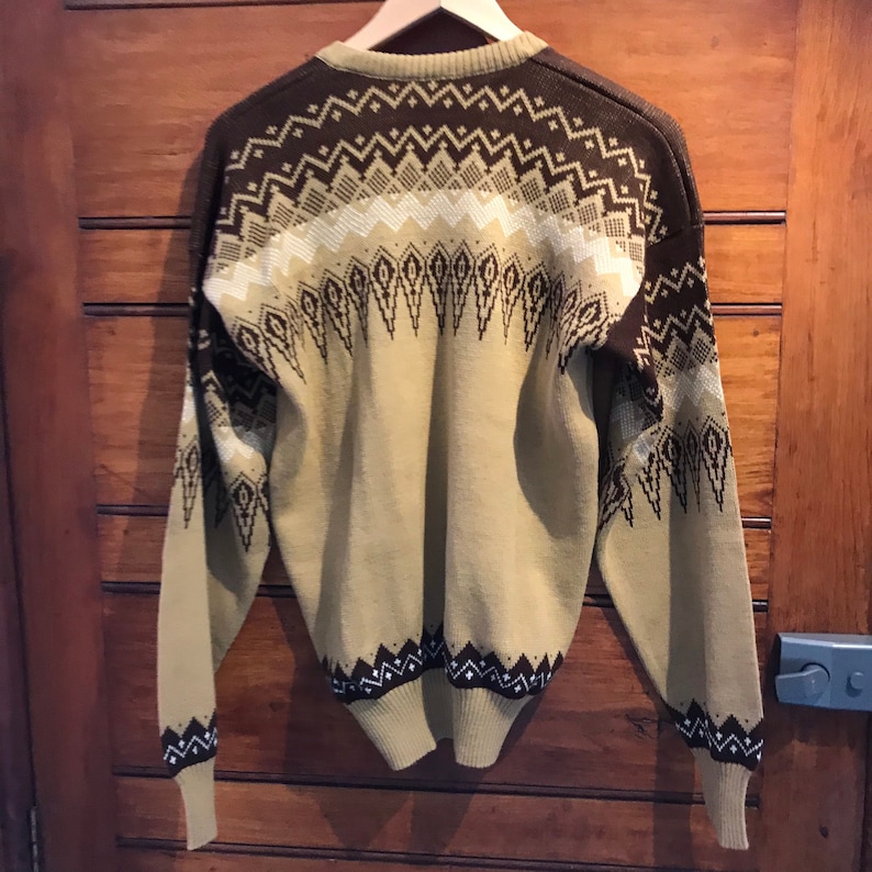 1970s camel choc Fairisle v-neck pullover