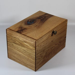 2146 Handcrafted white walnut keepsake box image 1