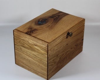 2146 Handcrafted white walnut keepsake box