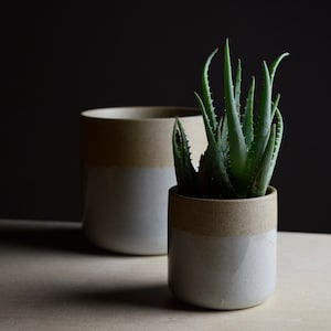 Two-Tone Sand Pot