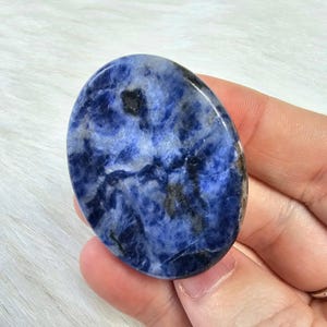 Sodalita Natural Preocupação Pedra Feito à Mão Polegar Bolso Pedra Alívio da Ansiedade Conforto Presentes BÔNUS Cartão de Informações
